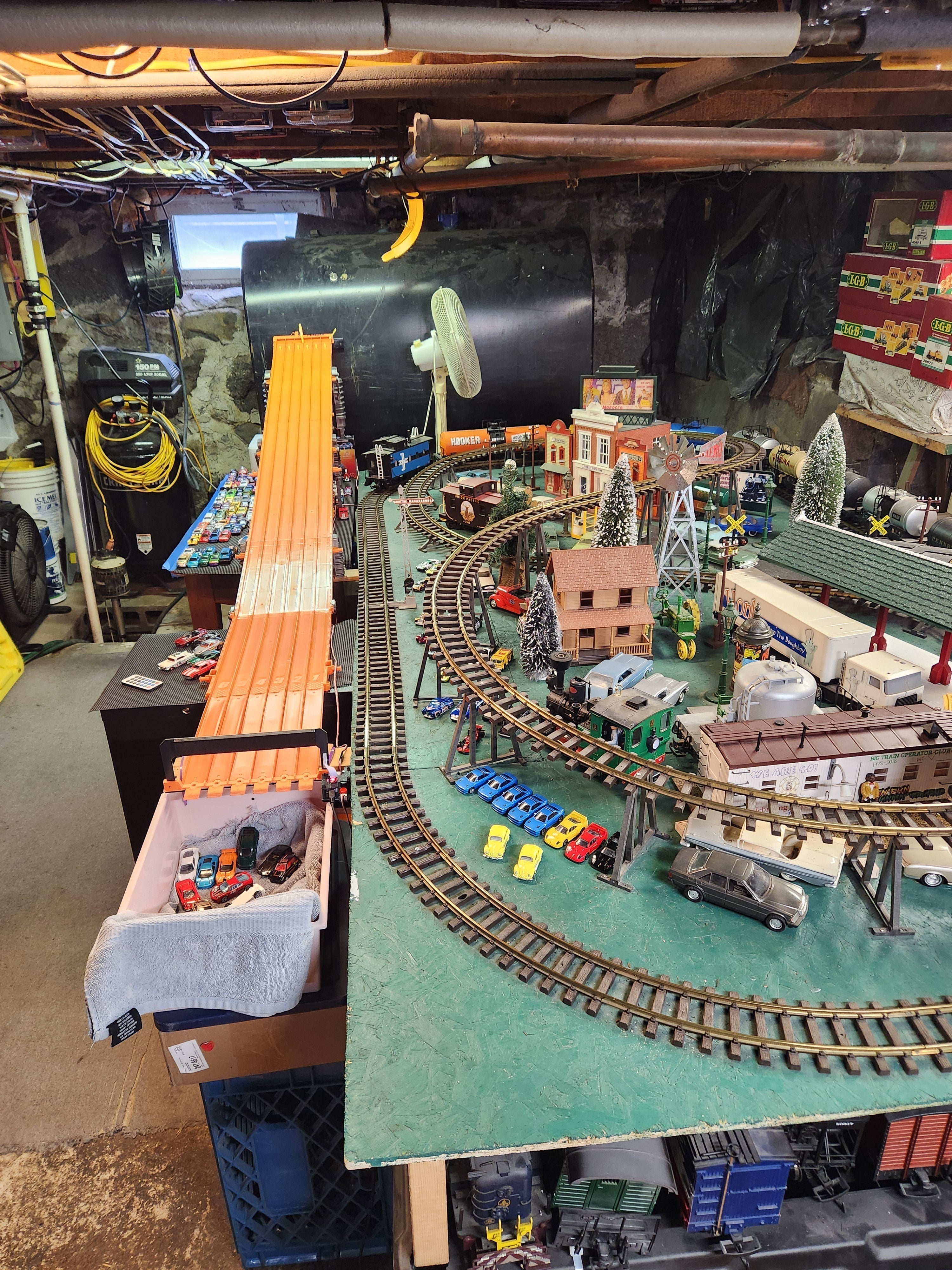 He Turned 1:64 Cars into an Engineering Project
