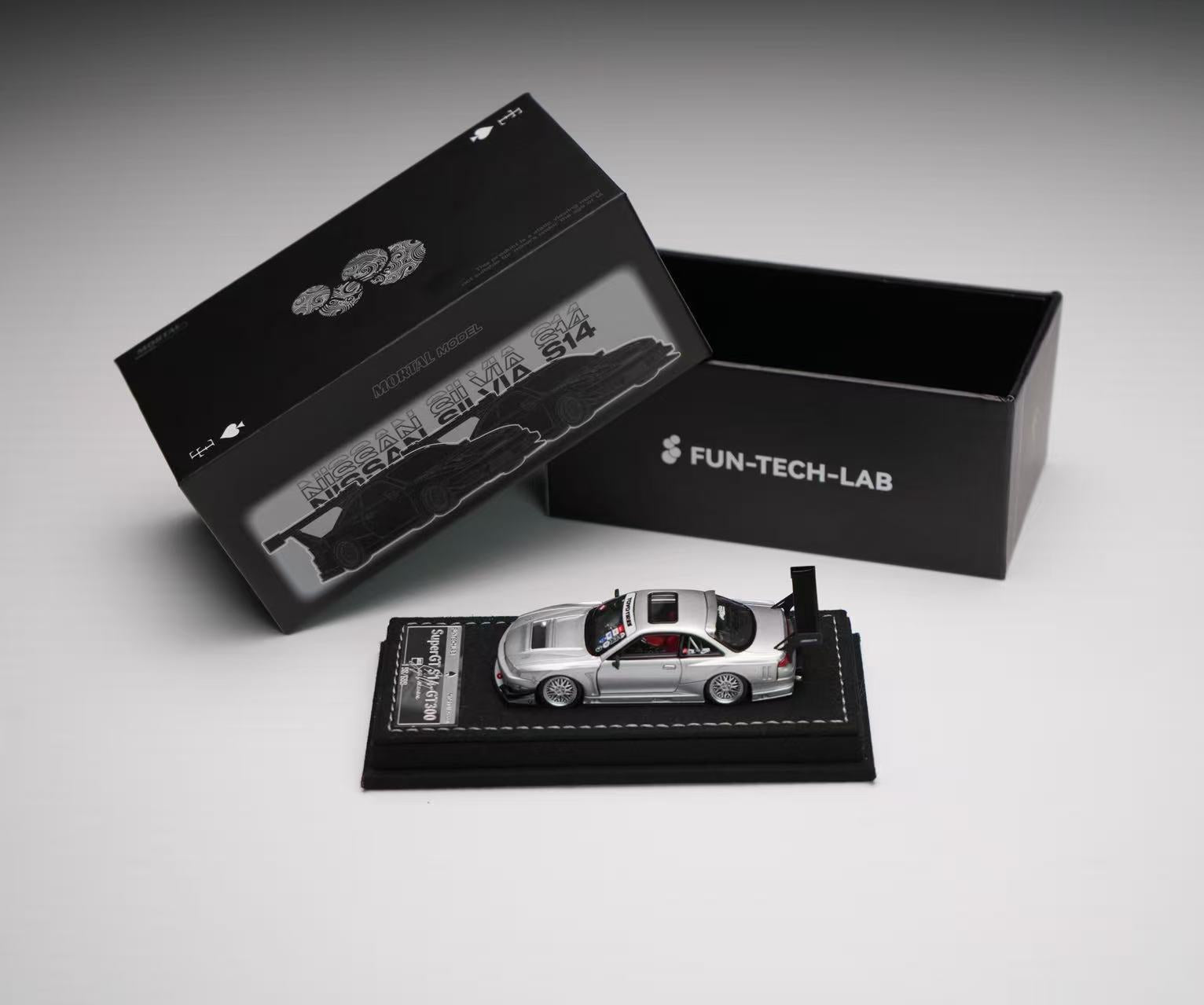 Mortal Model  X  FUNTECHLAB 1/64 Silver Silvia-S14