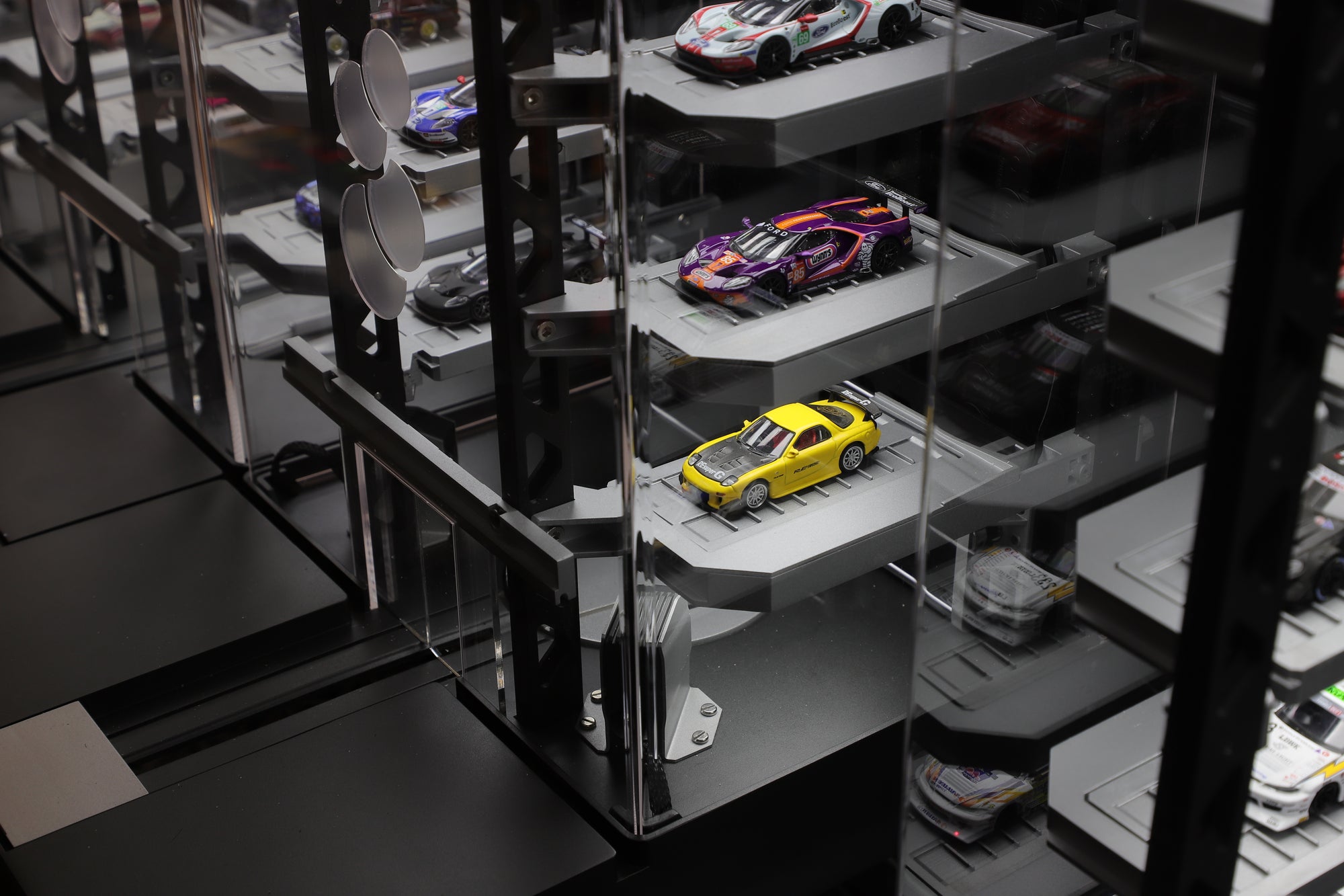 64 Parksible — Smart Automated Garage for Diecast Cars