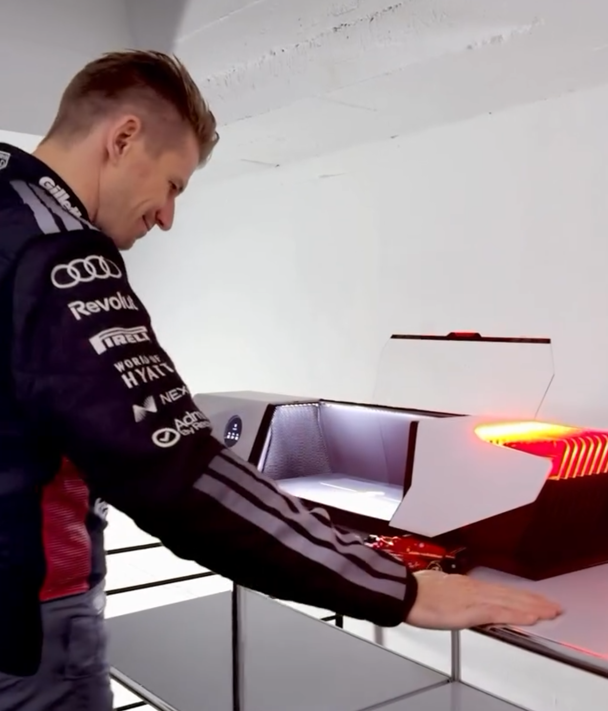 Audi F1 driver Nico Hulkenberg exploring a Fun-Tech-Lab Windsible