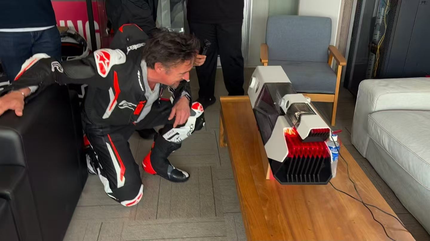 TopGear presenter Richard Hammond exploring a Fun-Tech-Lab Windsible